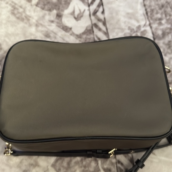 Michael Kors Army Green Crossbody Camera Bag - Picture 4 of 9